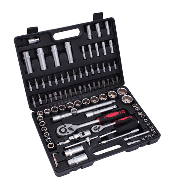 Klucze nasadowe w walizce  94cz